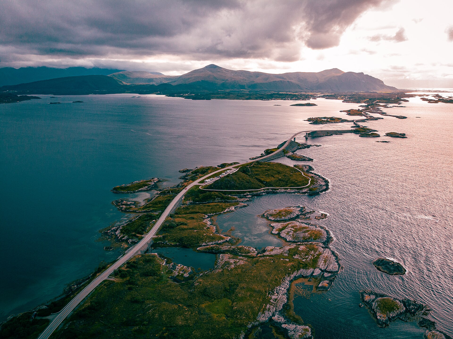 File:Route de l'Atlantique en norvège.jpg