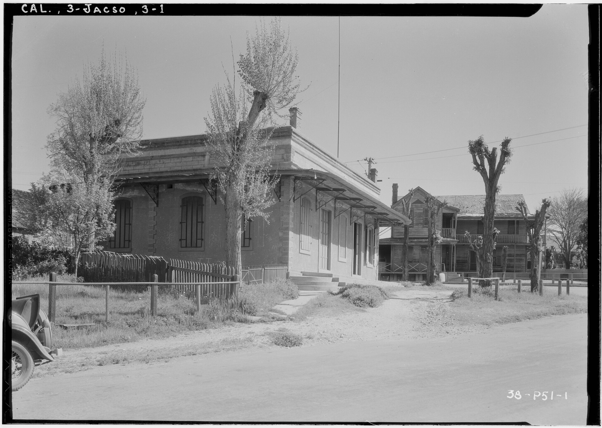 File:Historic American Buildings Survey Roger Sturtevant, Photographer Apr. 6, 1934 VIEW FROM SOUTH-WEST (MARRE BUILDING IN FORE GROUND) - Hotel, Marcucci and Broadway, Jackson, Amador HABS CAL,3-JACSO,1-2.tif