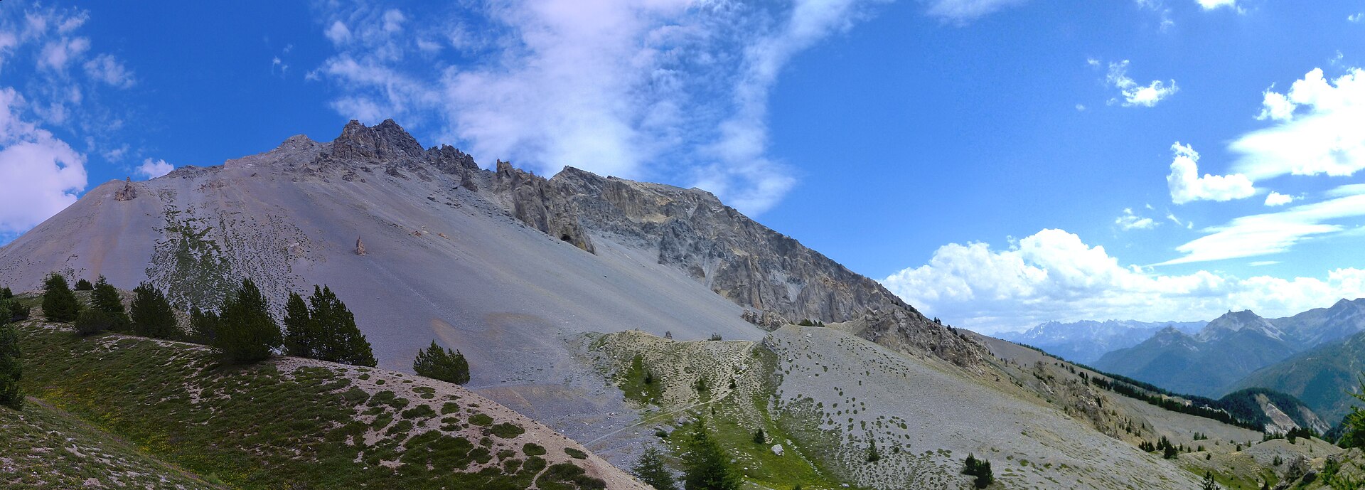 File:La Casse déserte vu du col d'Izoard.jpg