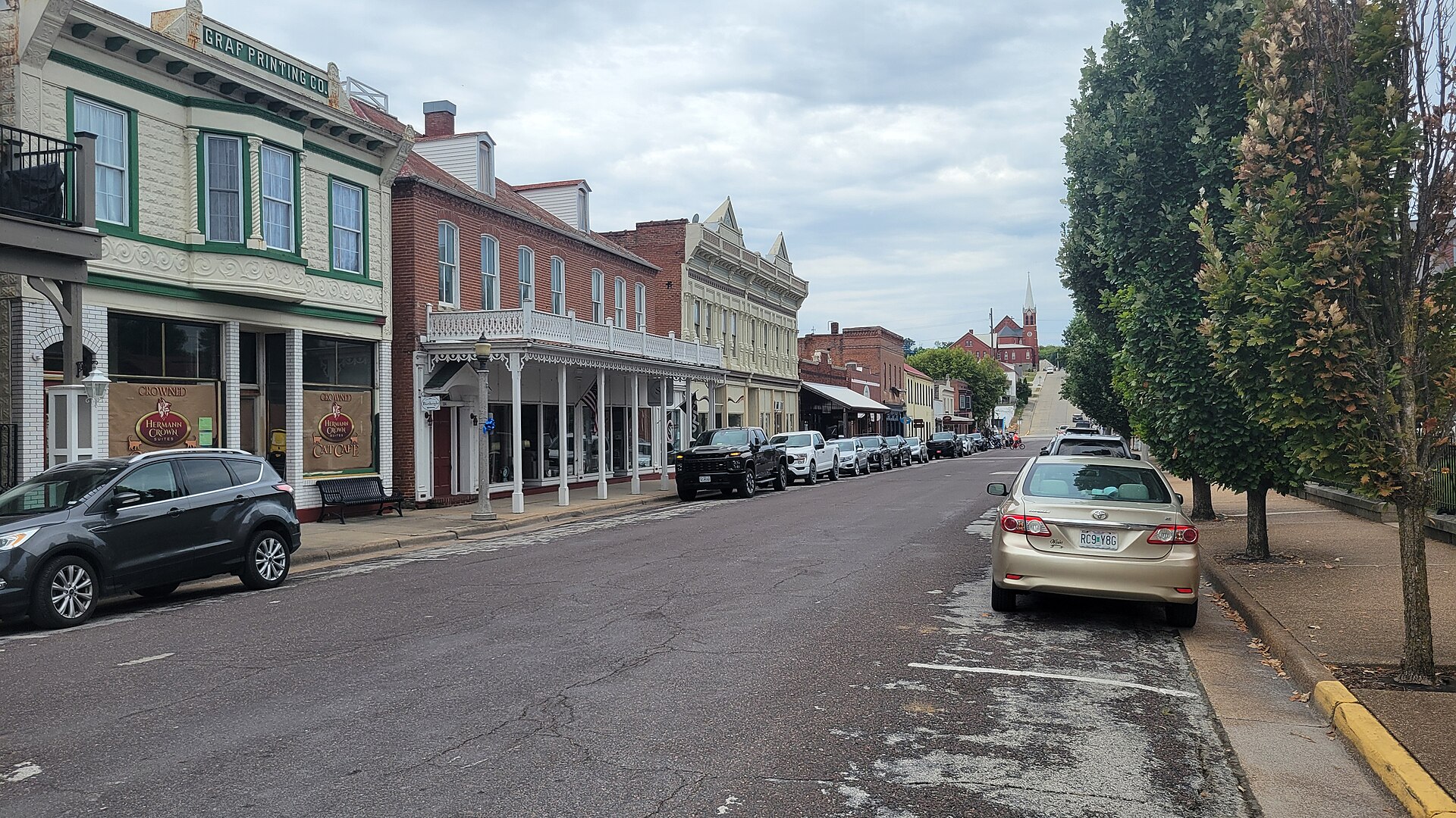 File:East 4th Street in Hermann, Missouri.jpg