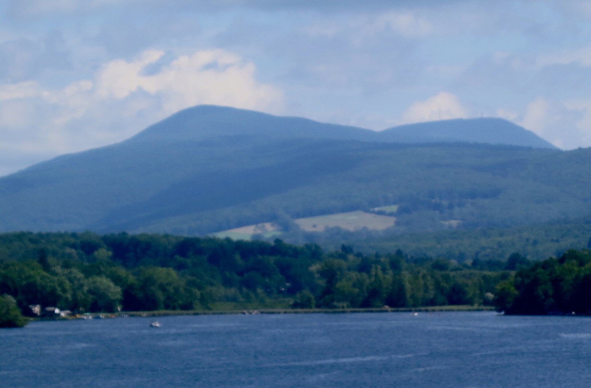 File:Saddle Ball Mountain from Pittsfield.JPG