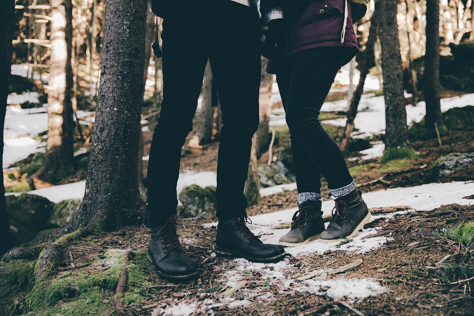 File:Couple in a wintry forest (Unsplash).jpg