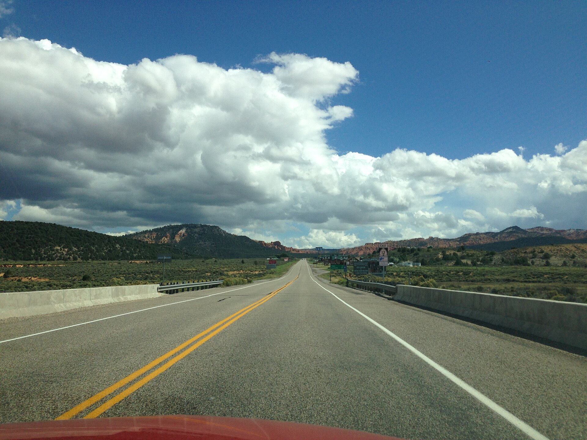 File:2013-09-21 13 10 49 View east along Utah State Route 12 near milepost 0.1.JPG