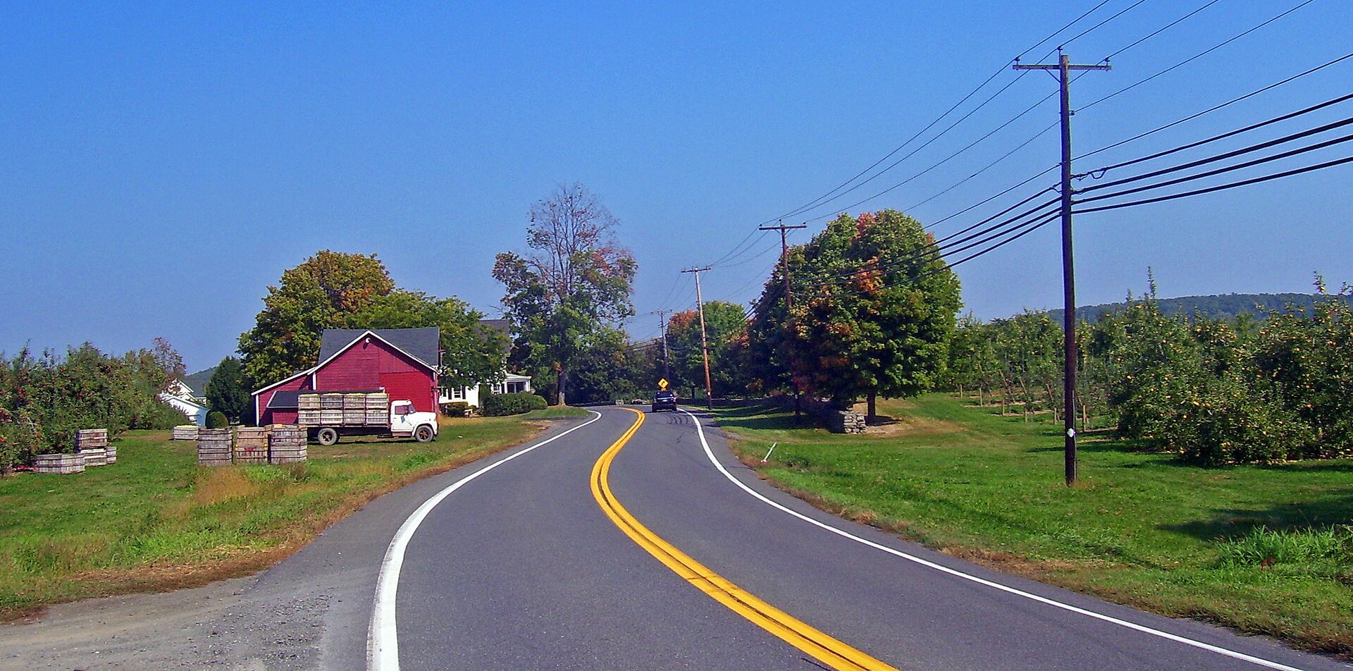 File:US 44-NY 55 in orchards.jpg