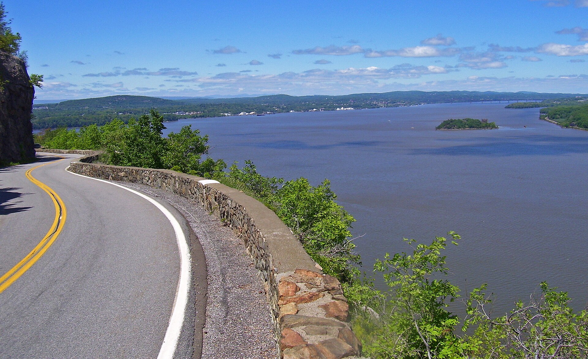 File:NY 218 on Storm King.jpg