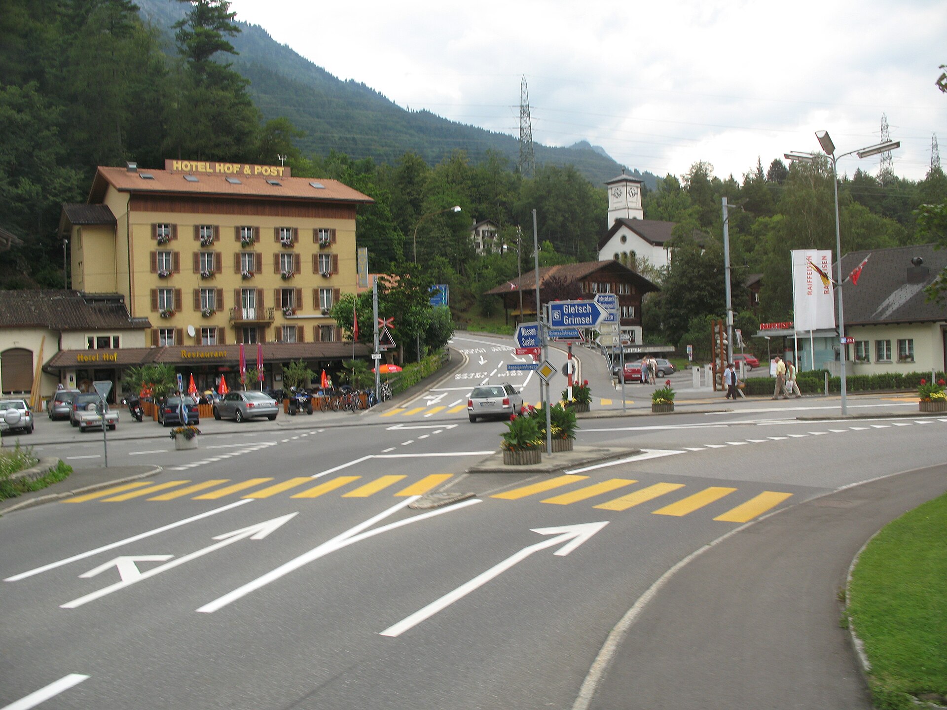 File:6140 - Innertkirchen - Hof-Sustenstrasse at Äppigenstrasse-Grimselstrasse.JPG