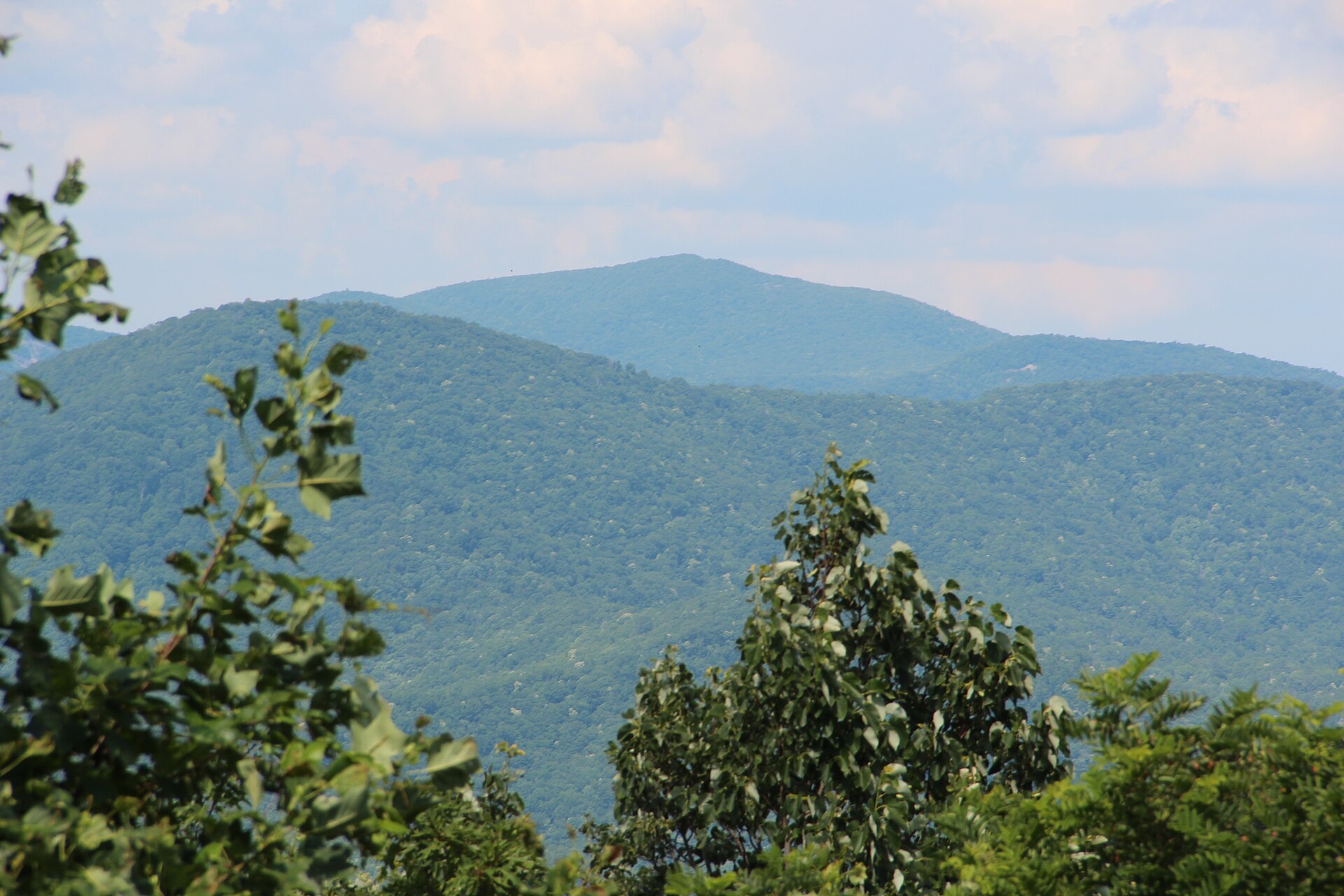 File:Rabun Bald viewed from Black Rock Mountain State Park, July 2016.jpg