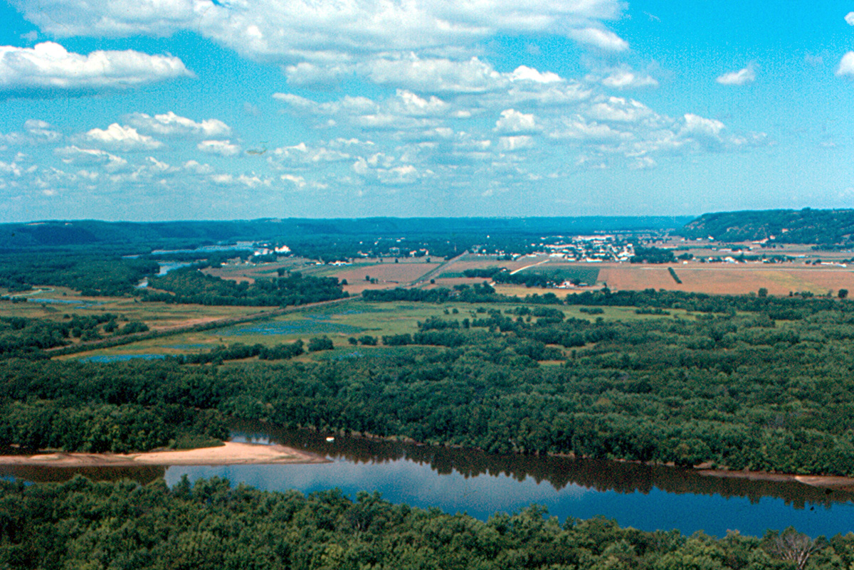 File:Prairie du Chien from Wyalusing State Park.jpg